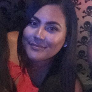 Meet this Posher.. Jennie ❤️